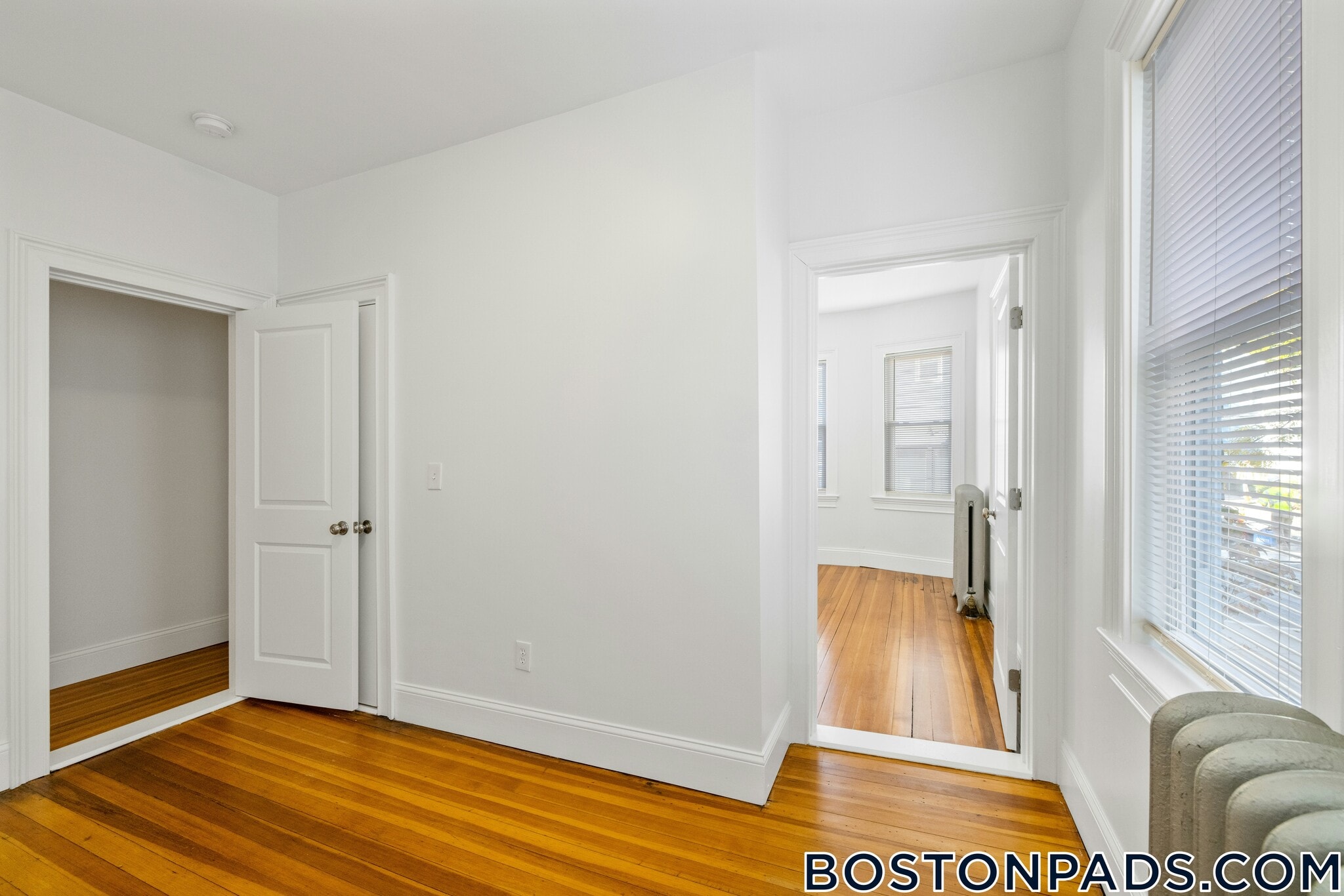 Building Photo - 122 Columbia St