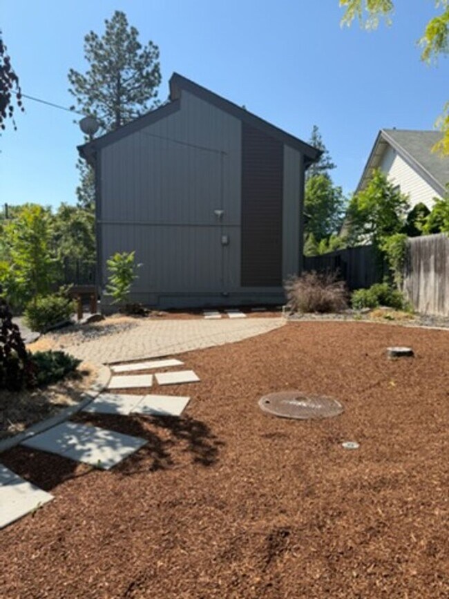 Building Photo - Experience a Stylish Retreat in Spokane’s Heartbeat