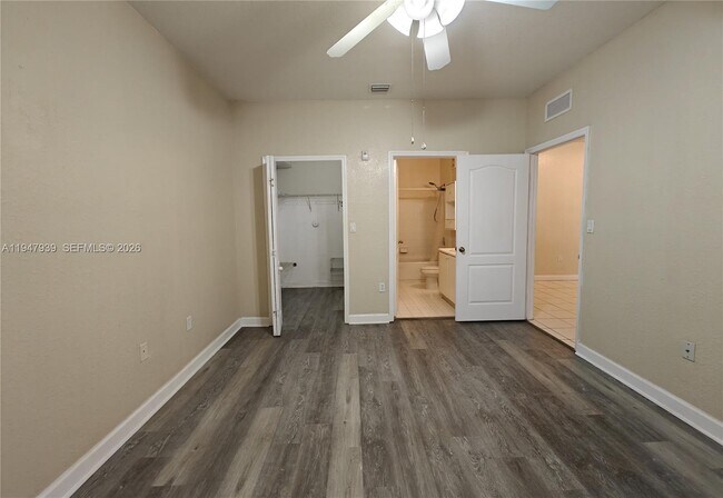 Building Photo - 2637 SE 16th Terrace