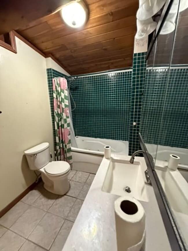Building Photo - Spacious Pet-Friendly Home with Fireplace, Garage & Huge Deck Near Fairbanks