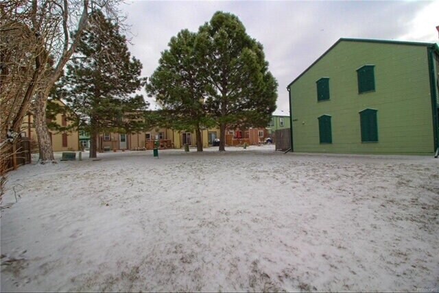 Building Photo - Charming Two-story, 1 bed, 1 Bath Townhome...