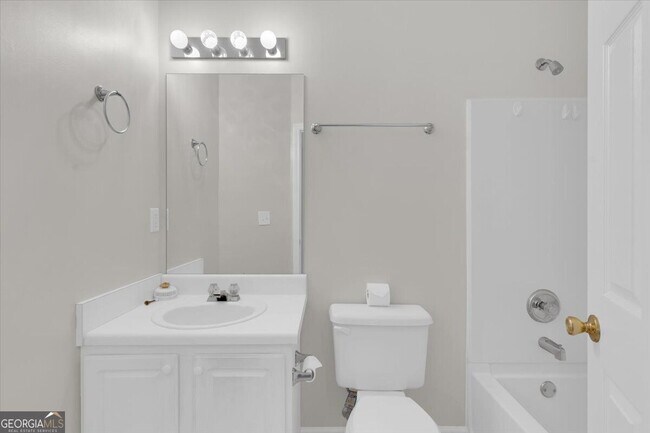 Building Photo - 2343 Cove Lake Way