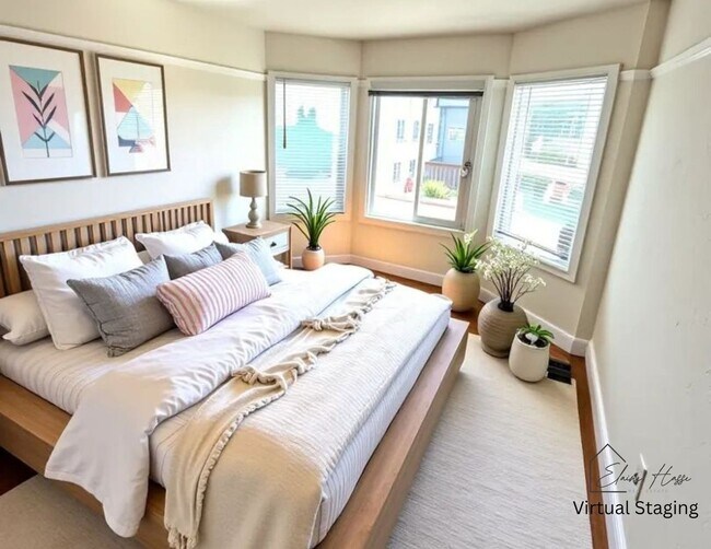 Building Photo - Sunlit 3-Bed, 2-Bath Home Steps from Balbo...