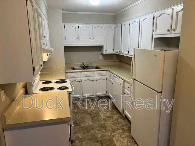 Building Photo - 203 Hunter Dr