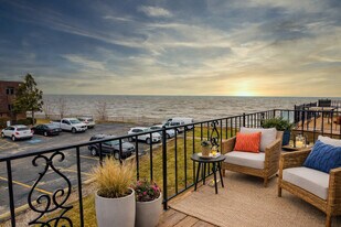 Building Photo - Ashwood Townhomes