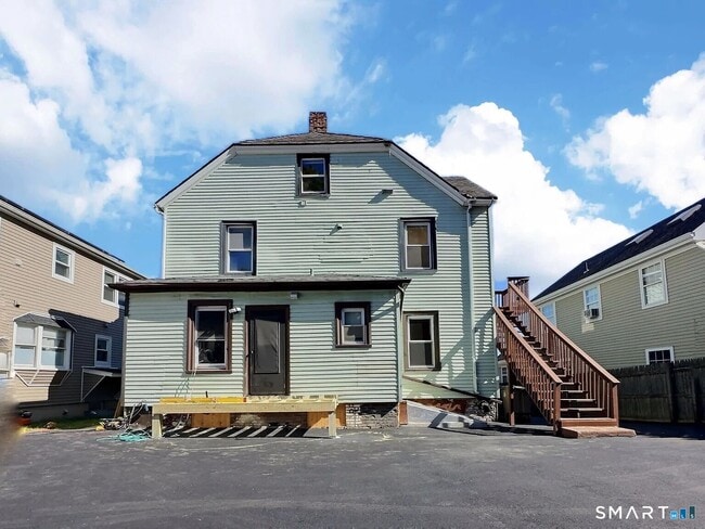 Building Photo - 93 Seaside Ave