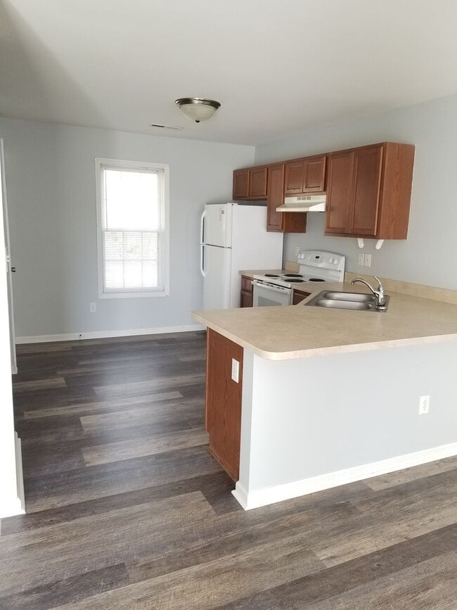 Building Photo - Cute Apartment for Rent in Benson, NC!