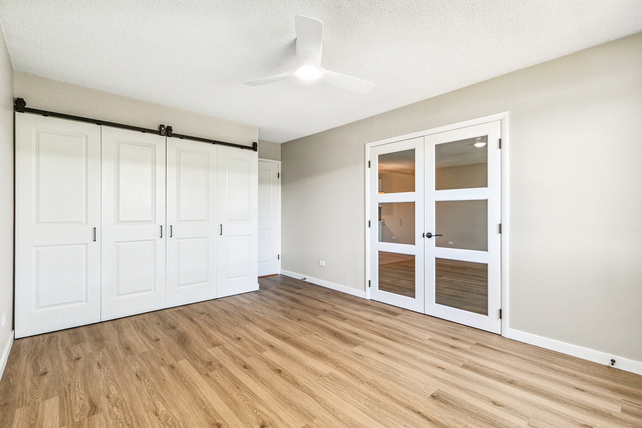 Building Photo - 725 S Alton Way