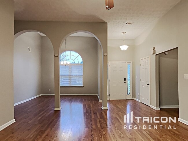 Building Photo - 931 Tilford Point Pl