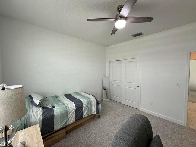 Building Photo - 10230 SW Orana Dr