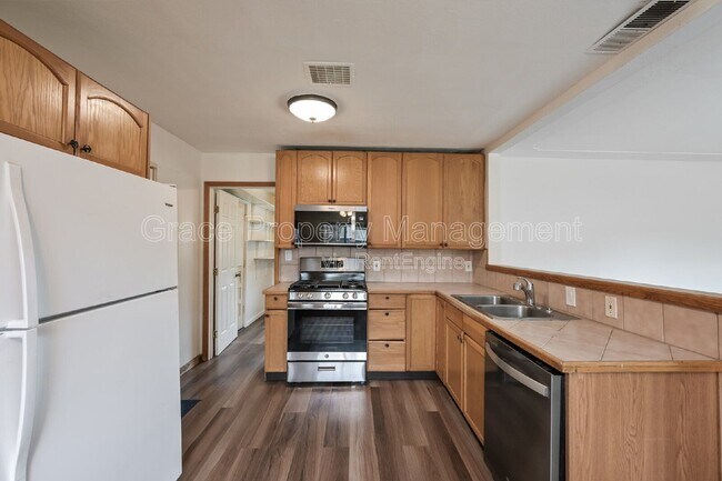 Building Photo - 9301 Ellen Ct