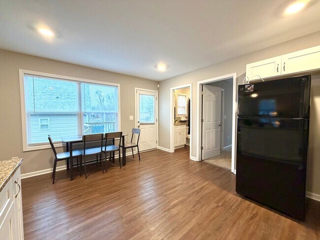 Building Photo - 925 Woody Hills Dr - Furnished Rental