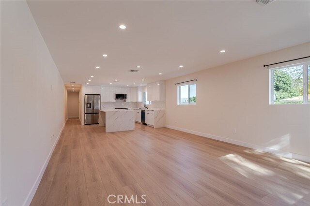 Building Photo - 10425 Pinyon Ave