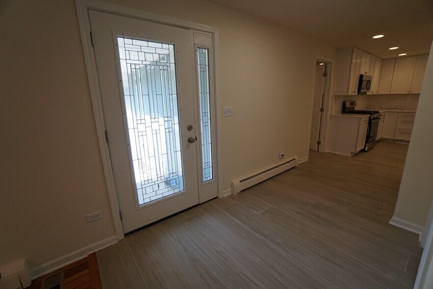 Building Photo - 28W383 Behrs Circle Dr S