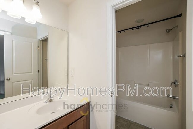 Building Photo - 350 Spectrum Rd