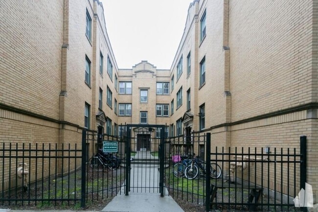 Building Photo - 2 bedroom in Chicago IL 60640