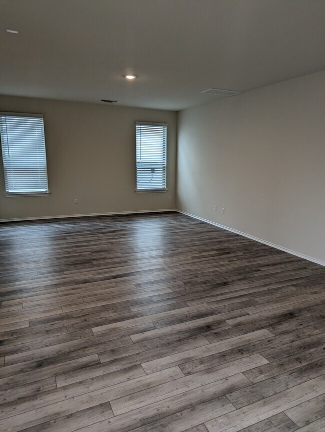 Building Photo - 98 Pacific Loon St