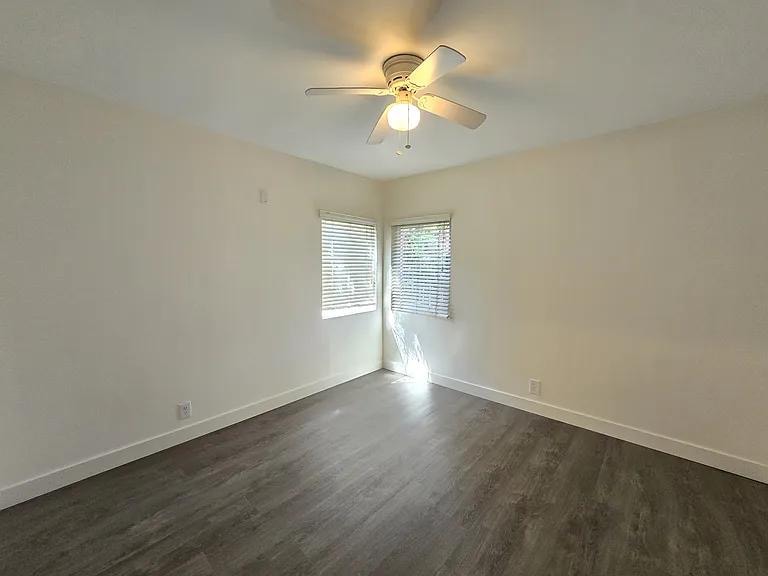 Building Photo - 5710 Vineland Ave