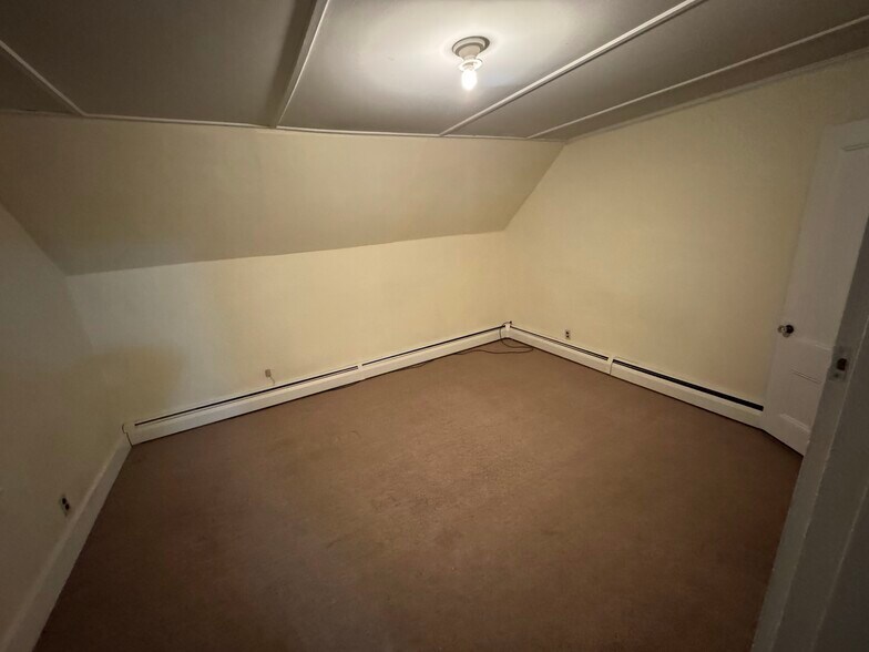 Building Photo - 48 Clinton Ave