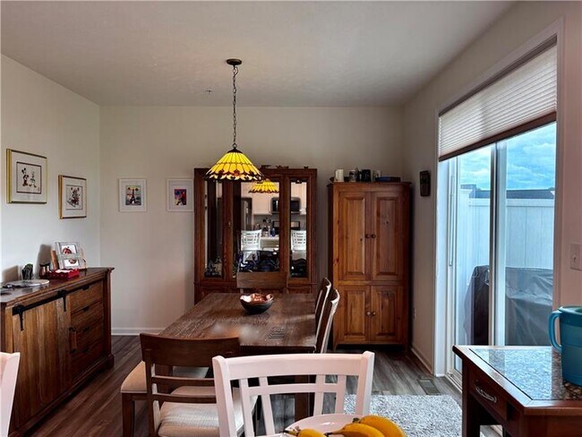 Building Photo - 108 Sweetwater Dr