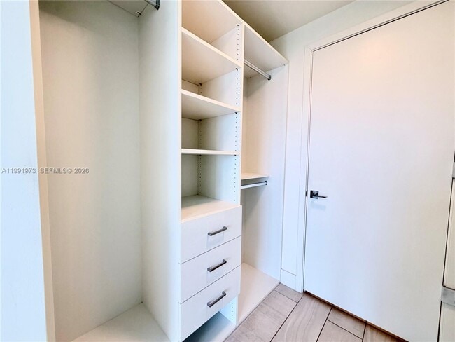 Building Photo - 2000 Metropica Wy