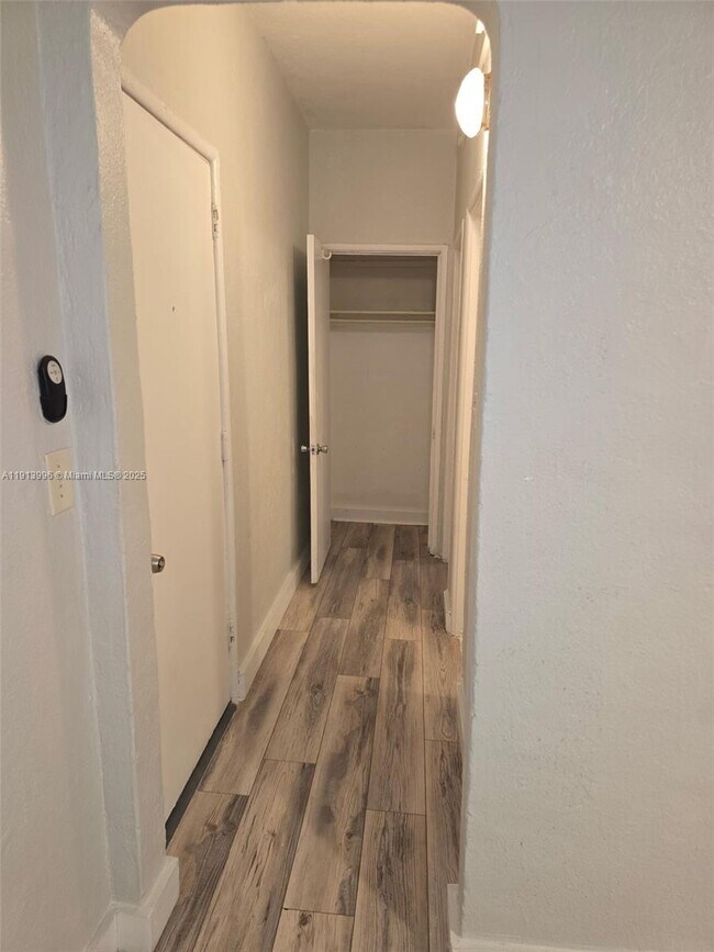 Building Photo - 215 30th St