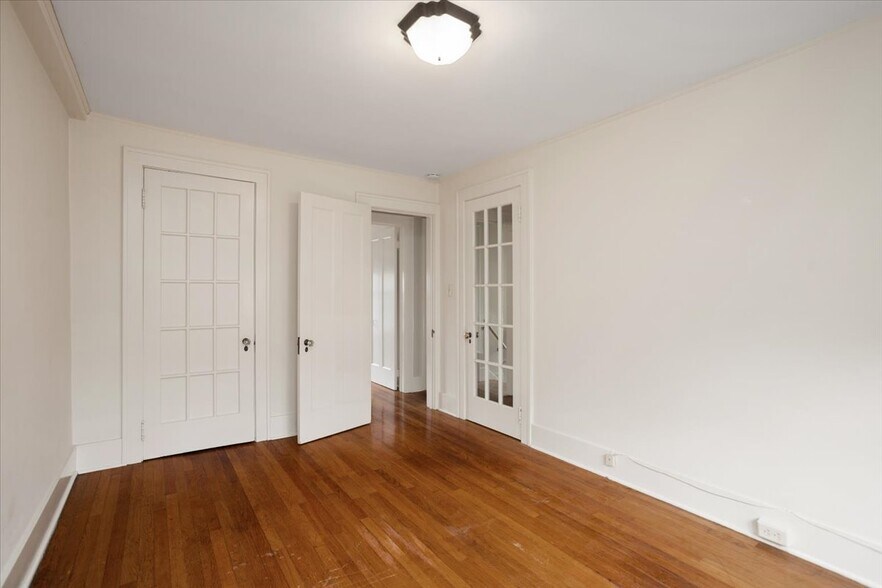 Building Photo - 246 Prospect Ave NE