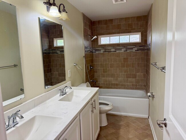 Building Photo - 770 West Virginia Rd