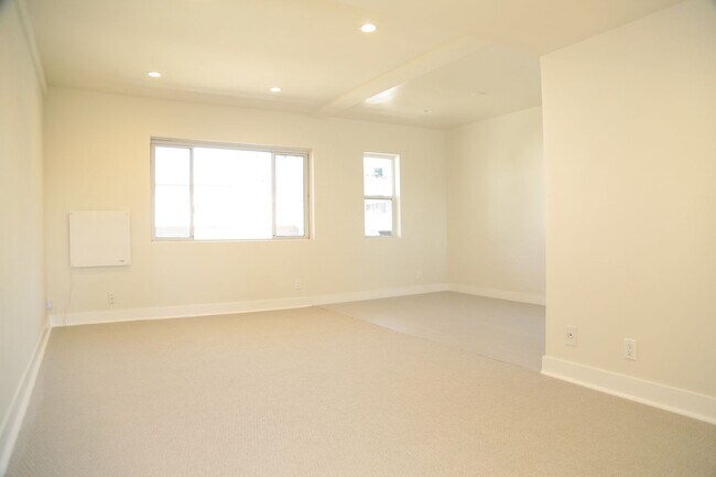 Building Photo - 229 Bicknell Ave