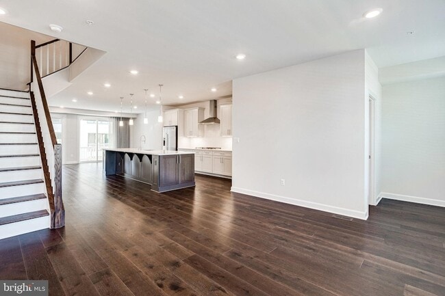 Building Photo - 43469 Grandmoore St