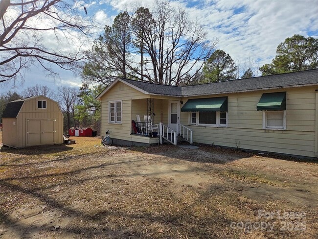 Building Photo - 8334 Oak Tree Rd