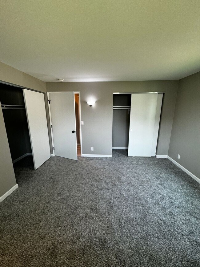 Building Photo - n651 S. 83rd Ave