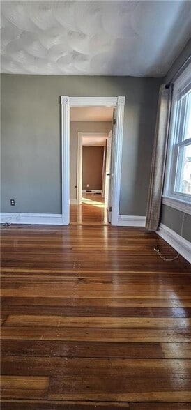 Building Photo - 358 Weeden St