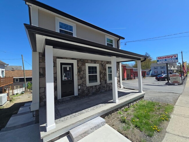 Building Photo - 35 Orange Ave