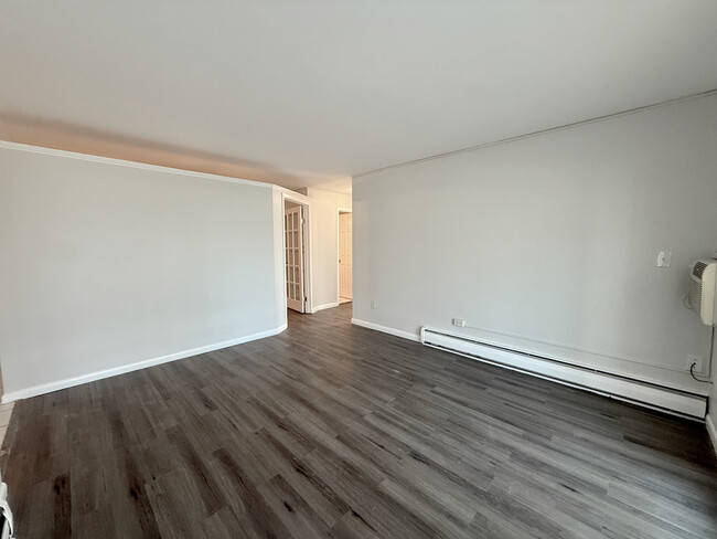 Building Photo - 337 N Carter St