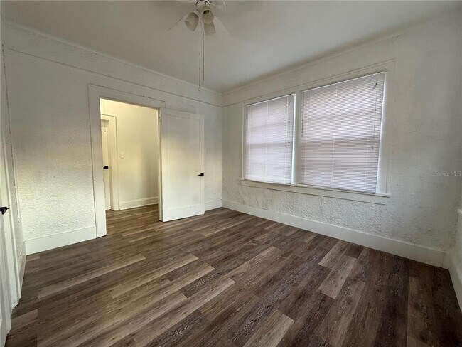 Building Photo - 730 W Central Ave