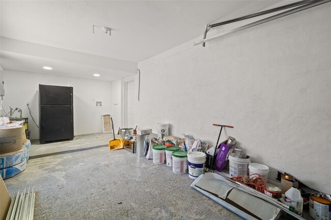 Building Photo - 4135 Des Moines St NE
