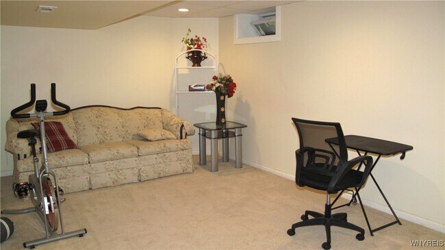 Building Photo - 4723 Tuscarora Rd