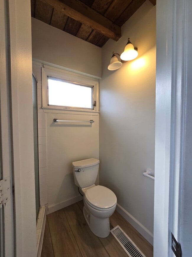 Building Photo - 3-Bedroom Home with Indoor Laundry and Ocean View