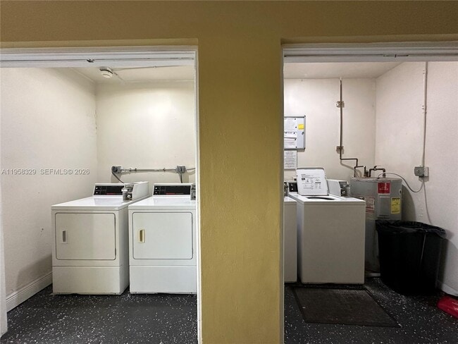 Building Photo - 2536 Van Buren St