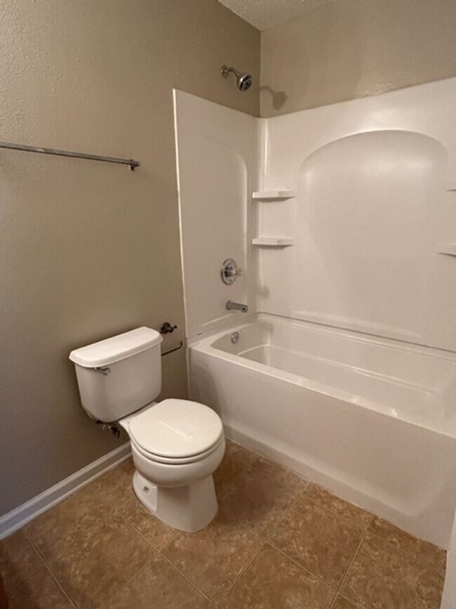 Building Photo - 950 Wynfield Cir