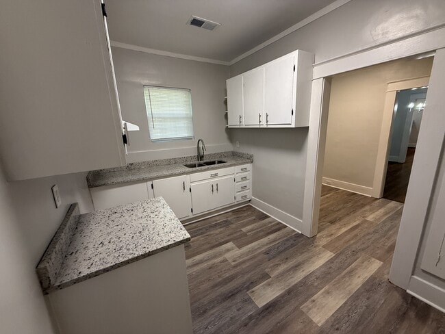 Building Photo - 1508 Alabama Ave SW