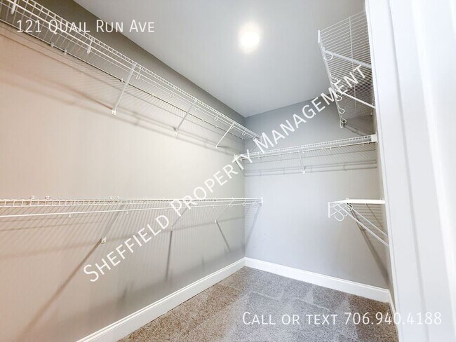 Building Photo - 121 Quail Run Ave