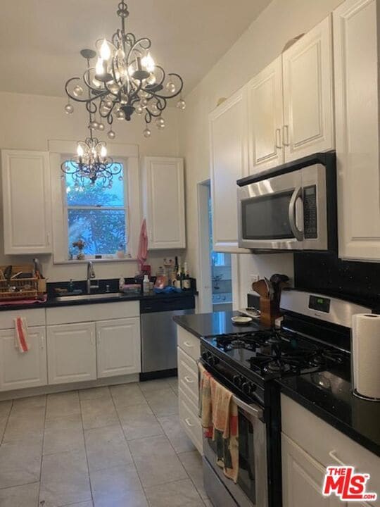 Building Photo - 1612 11th Pl