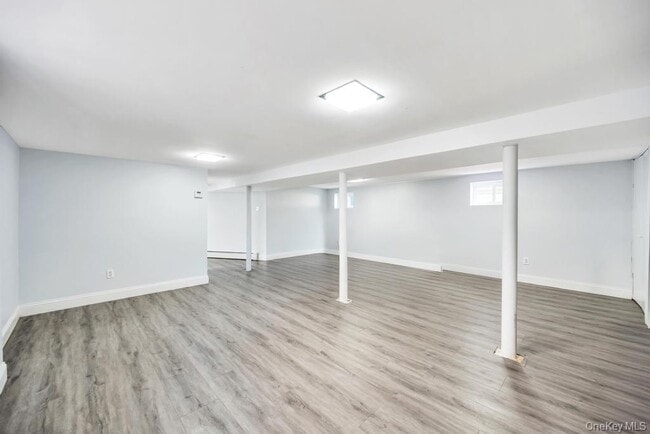 Building Photo - 61 James St