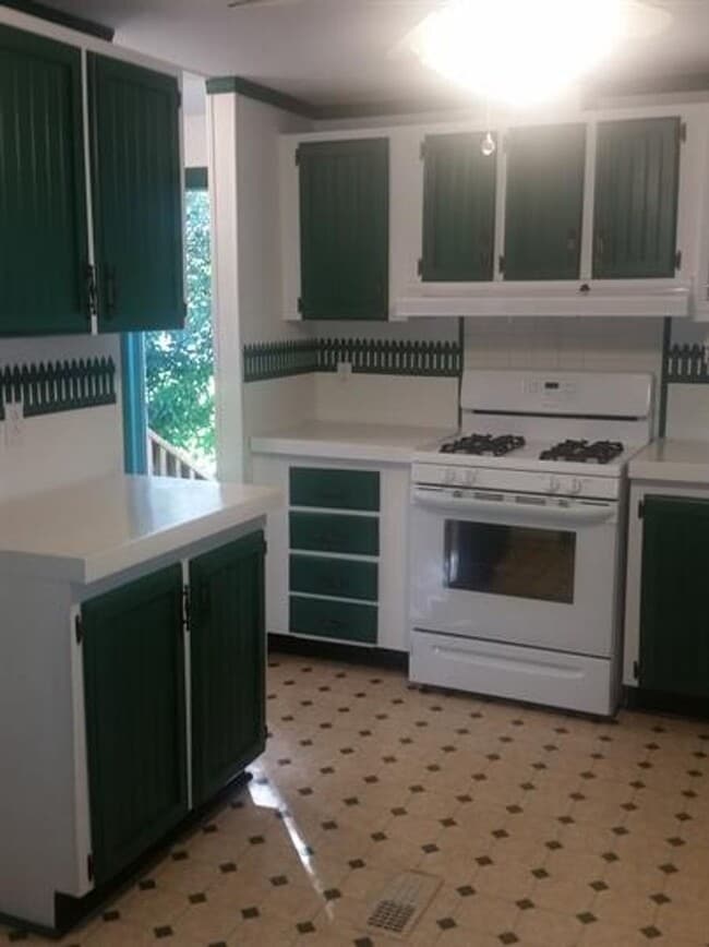 Building Photo - Coming Soon: Renovated 3-Bed, 2-Bath Home in Byron!