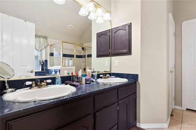 Building Photo - 1311 Ima St