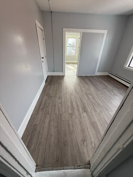 Building Photo - 17 Marshall St