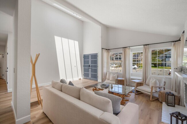 Building Photo - Experience Coastal Living at Its Finest in...