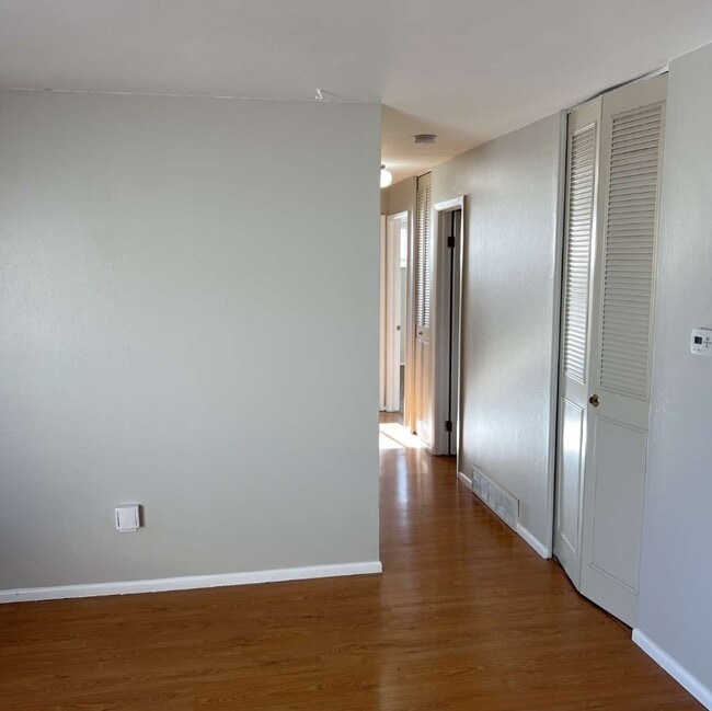 Building Photo - 7285 S Elm Ct